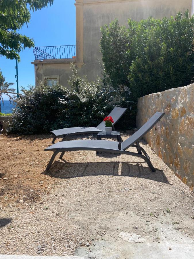 Splendide Studio Miramar Vue Mer Avec Terrasse Bandol Exterior photo