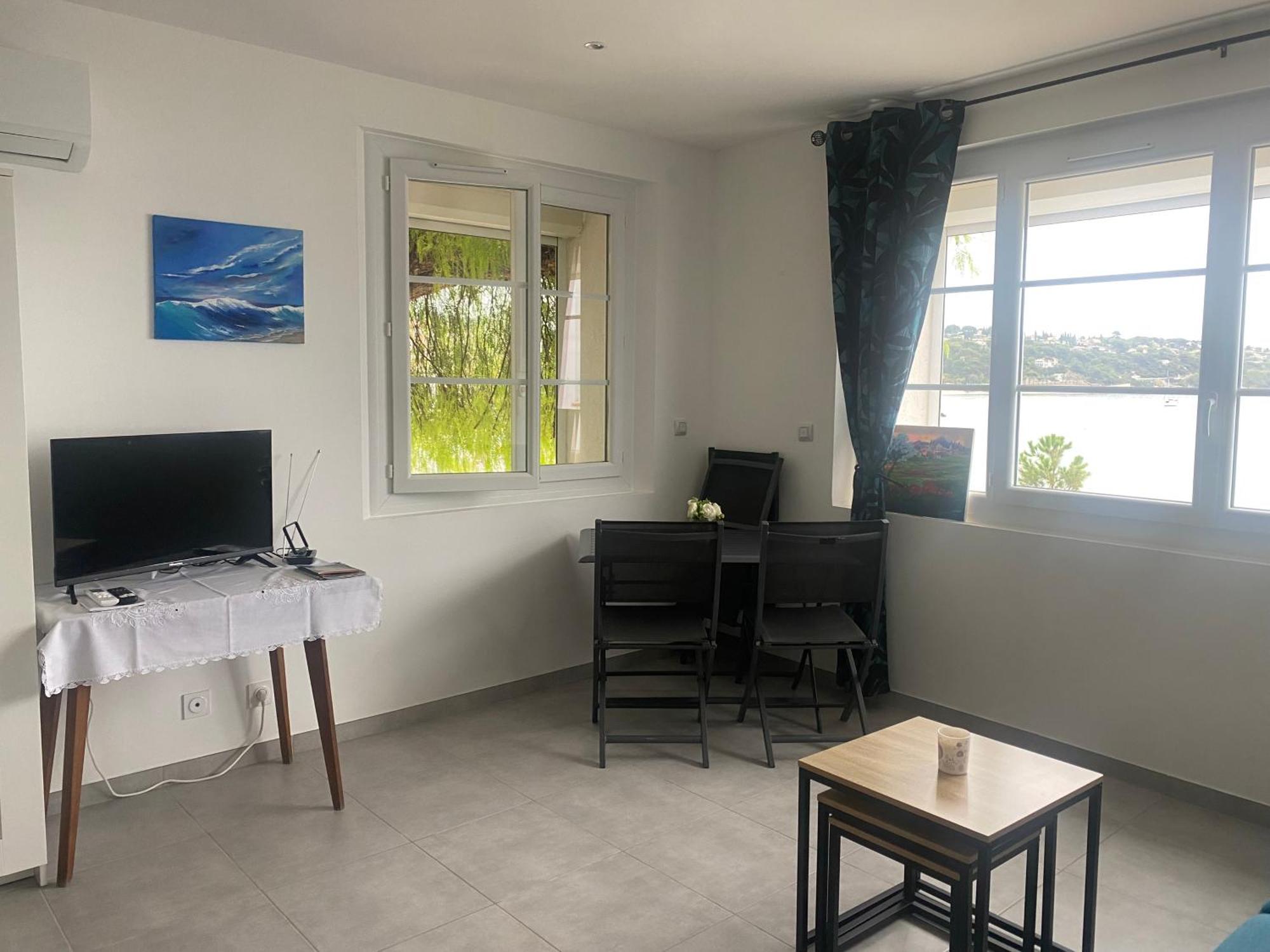 Splendide Studio Miramar Vue Mer Avec Terrasse Bandol Exterior photo